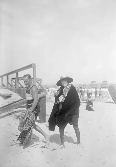 Framed Print : Mr And Mrs Edward Hutton At The Beach Framed Print : Mr And Mrs Edward Hutton At The Beach
