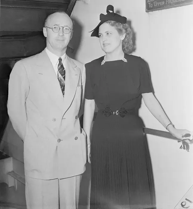 Framed Print : Mr. and Mrs. Floyd B. Odlum Arriving in New York Framed Print : Mr. and Mrs. Floyd B. Odlum Arriving in New York