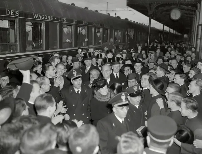 Framed Print : Mr and Mrs. Kennedy Arriving From Train Framed Print : Mr and Mrs. Kennedy Arriving From Train