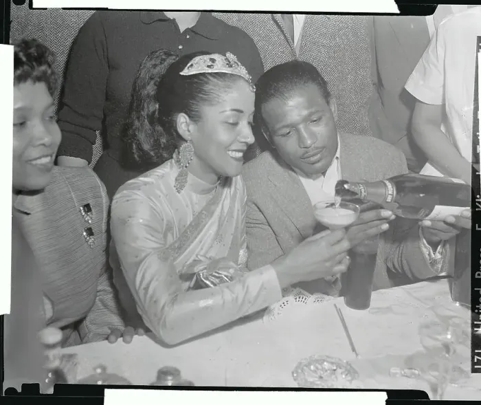 Framed Print : Mr. and Mrs. Sugar Ray Robinson Having Drinks Together Framed Print : Mr. and Mrs. Sugar Ray Robinson Having Drinks Together