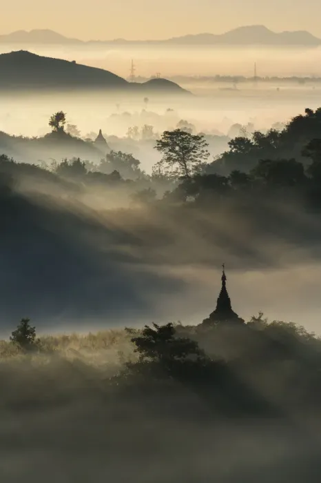 Framed Print : Mrauk-U, ancient capital of the kingdom of Arakan Framed Print : Mrauk-U, ancient capital of the kingdom of Arakan