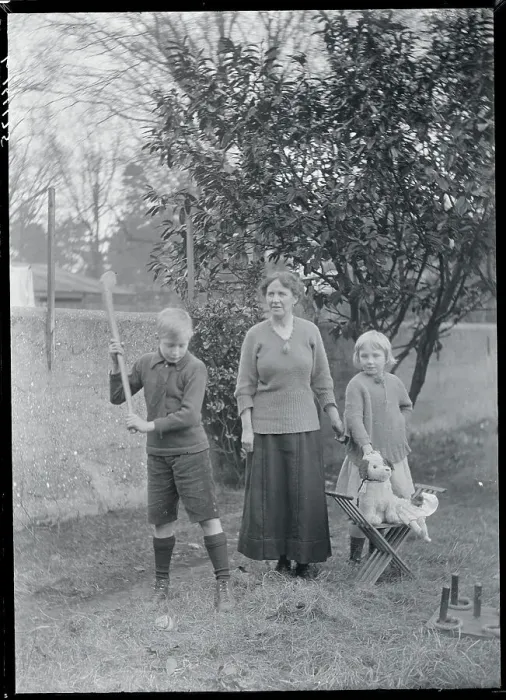 Framed Print : Mrs. Arthur Griffith with Children