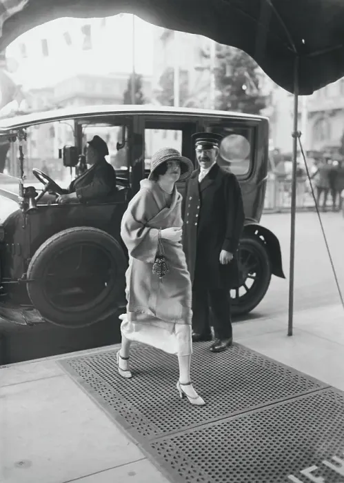 Framed Print : Mrs. Esmonde P. O'Brien on Park Avenue Framed Print : Mrs. Esmonde P. O'Brien on Park Avenue