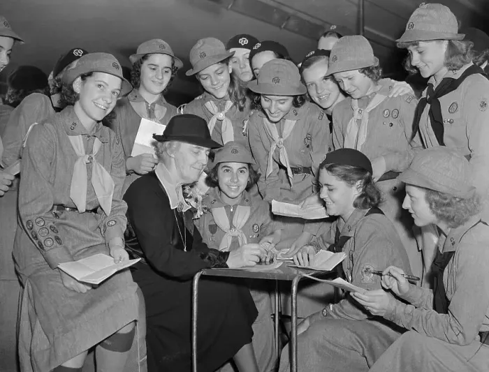 Framed Print : Mrs. Herbert Hoover Signing Cards for Girl Scouts