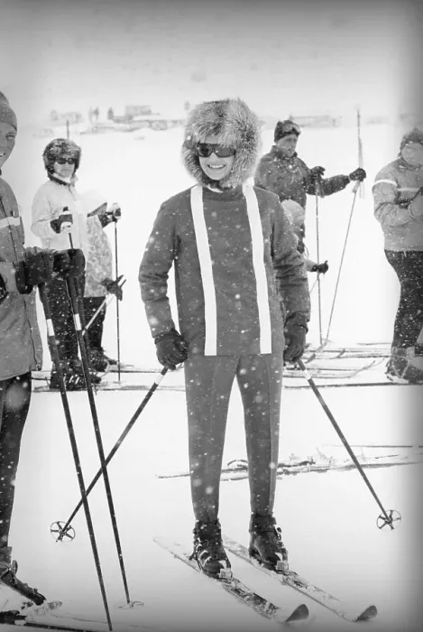 Framed Print : Mrs. John F. (Jacqueline) Kennedy Dressed for Skiing Framed Print : Mrs. John F. (Jacqueline) Kennedy Dressed for Skiing