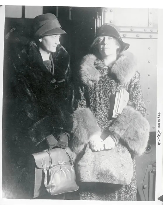 Framed Print : Mrs. Nicholas Longworth and Friend Posing Together for Press Framed Print : Mrs. Nicholas Longworth and Friend Posing Together for Press