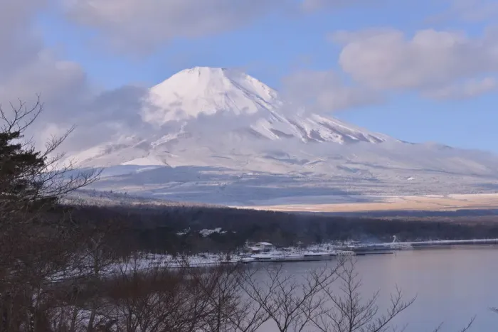 Framed Print : Mt Fuji and Yamanaka Lake in Winter Framed Print : Mt Fuji and Yamanaka Lake in Winter