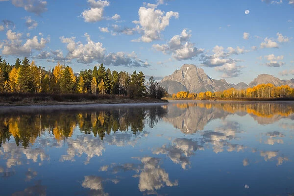 Mt. Moran reflecting in Snake River in autumn, Grand Teton National Park, Wyoming, USA