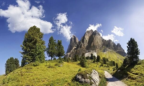 Mt Peitlerkofel, Sasso delle Putia, with mountain forest and trail at Wuerzjoch, Passo delle Erbe, Villnoess, Funes, Dolomites, South Tyrol, Italy, Europe