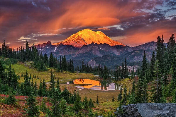 Mt. Rainier National Park and Tipsoo Lake at sunrise, Washington State, USA