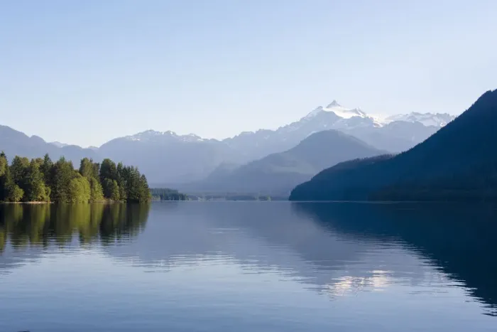 Framed Print : Mt. Shuksan reflected in morning light on calm Baker Lake, Washington State, USA Framed Print : Mt. Shuksan reflected in morning light on calm Baker Lake, Washington State, USA