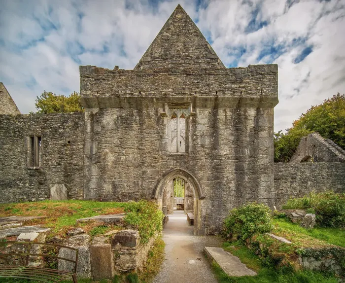 Framed Print : Muckross Abbey Framed Print : Muckross Abbey
