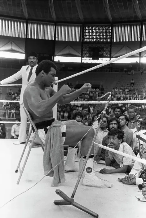 Framed Print : Muhammad Ali Addresses Crowd from Ring