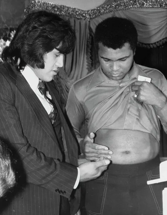 Framed Print : Muhammad Ali And Alfredo Evangelista Framed Print : Muhammad Ali And Alfredo Evangelista