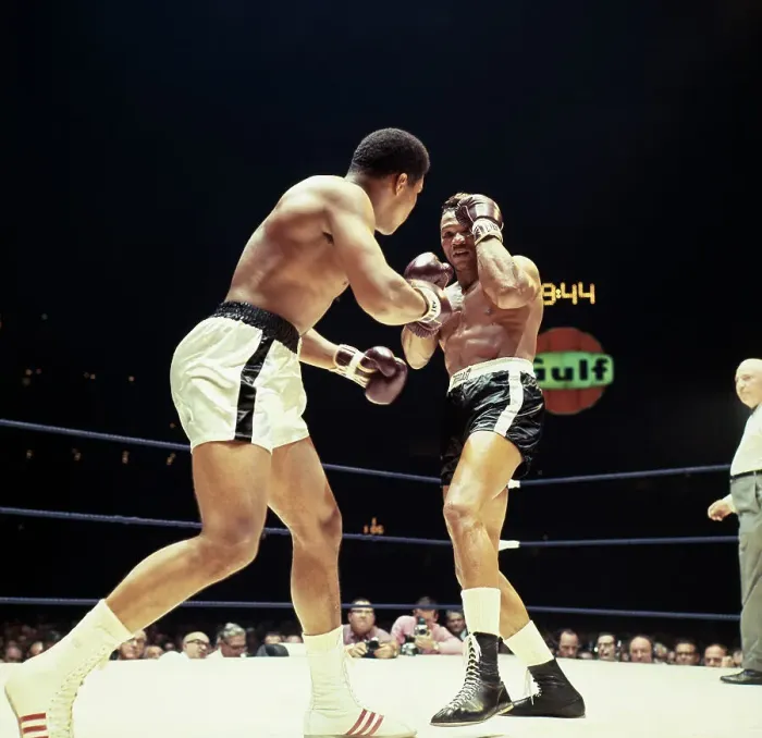 Framed Print : Muhammad Ali Boxing Against Cleveland Williams Framed Print : Muhammad Ali Boxing Against Cleveland Williams