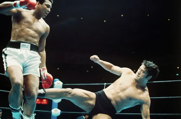 Framed Print : Muhammad Ali Fighting Antonio Inoki