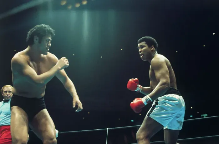 Framed Print : Muhammad Ali Fighting Antonio Inoki Framed Print : Muhammad Ali Fighting Antonio Inoki