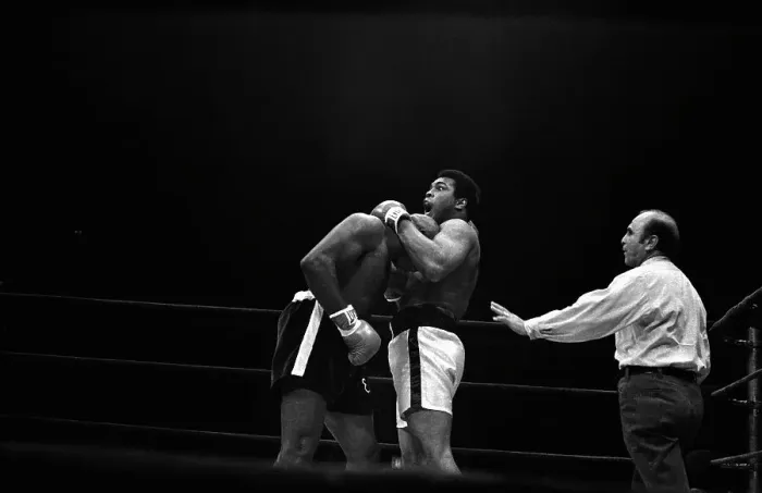 Framed Print : Muhammad Ali Holding Earnie Shavers Framed Print : Muhammad Ali Holding Earnie Shavers