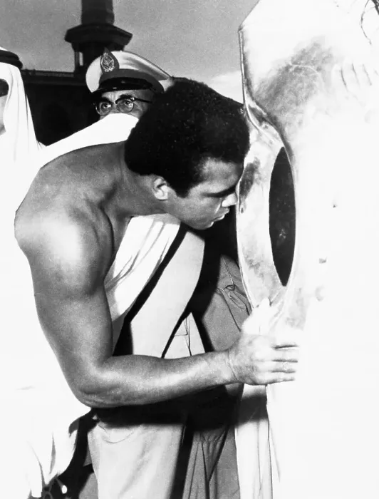 Framed Print : Muhammad Ali Kissing Holy Black Stone