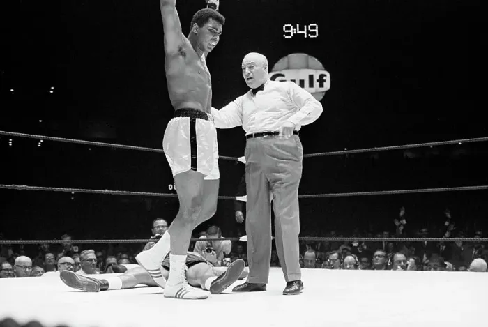 Framed Print : Muhammad Ali Knocks Out Cleveland Williams