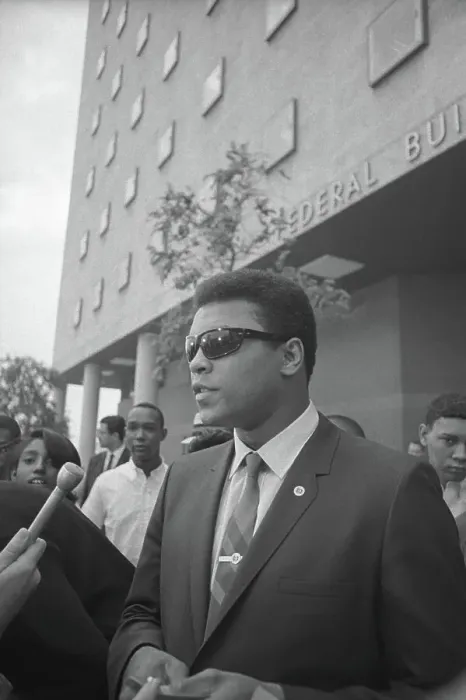 Framed Print : Muhammad Ali Leaving Federal Court Framed Print : Muhammad Ali Leaving Federal Court