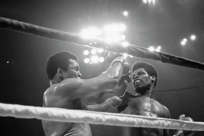 Framed Print : Muhammad Ali and Leon Spinks Boxing