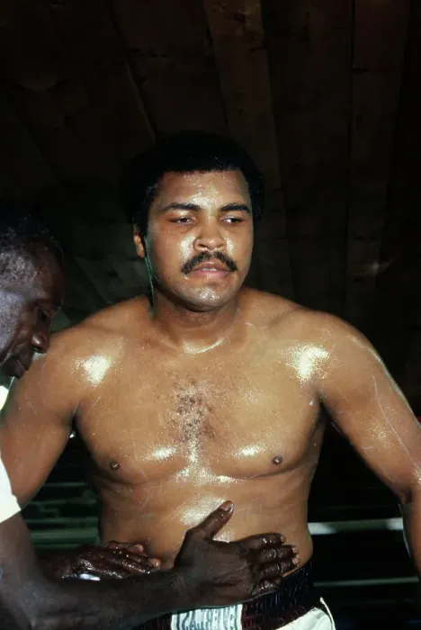 Framed Print : Muhammad Ali Between Rounds