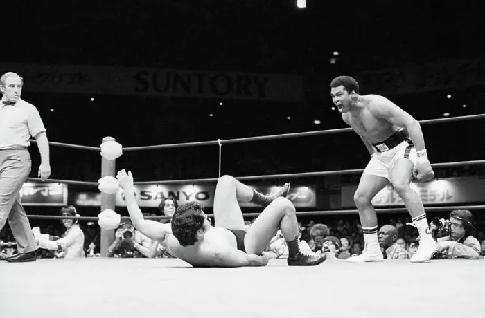 Framed Print : Muhammad Ali Shouting at Antonio Inoki Framed Print : Muhammad Ali Shouting at Antonio Inoki
