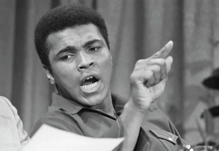 Framed Print : Muhammad Ali Stressing a Point Framed Print : Muhammad Ali Stressing a Point