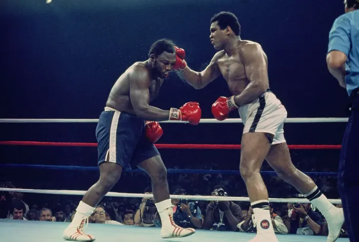 Framed Print : Muhammad Ali Vs Joe Frazier Framed Print : Muhammad Ali Vs Joe Frazier