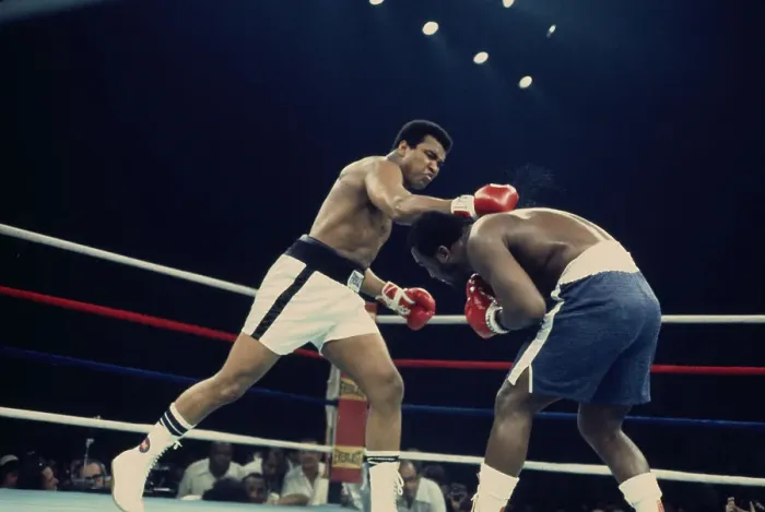 Framed Print : Muhammad Ali Vs Joe Frazier Framed Print : Muhammad Ali Vs Joe Frazier