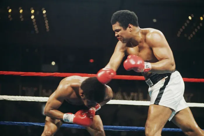 Framed Print : Muhammad Ali Vs Leon Spinks Framed Print : Muhammad Ali Vs Leon Spinks