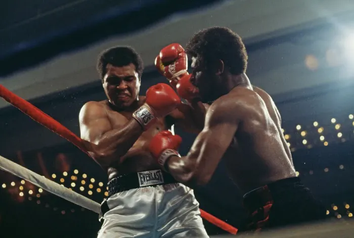Framed Print : Muhammad Ali Vs Leon Spinks Framed Print : Muhammad Ali Vs Leon Spinks