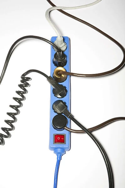 Multi-plug power strip with plugs and cables
