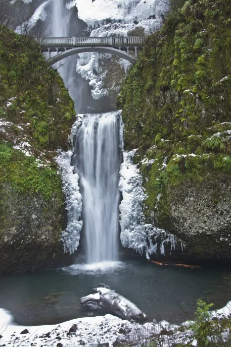 Framed Print : Multnomah Falls during winter, Columbia Gorge, Oregon, USA