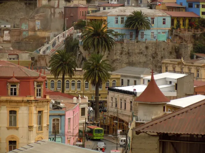Framed Print : Municipal square in downtown Valpara??so skyline Framed Print : Municipal square in downtown Valpara??so skyline