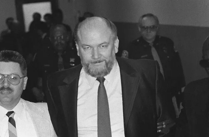 Framed Print : Murder Suspect Richard Kuklinski Enter Courtroom Framed Print : Murder Suspect Richard Kuklinski Enter Courtroom