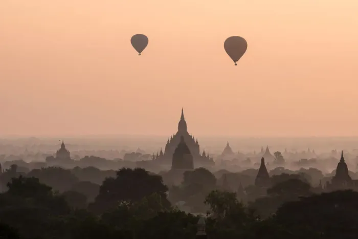 Framed Print : Myanmar (Burma) - Balloons flying over Bagan