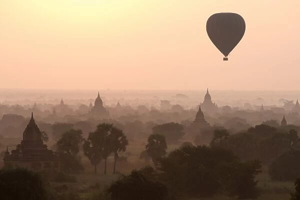 Myanmar (Burma) - Balloons flying over Bagan