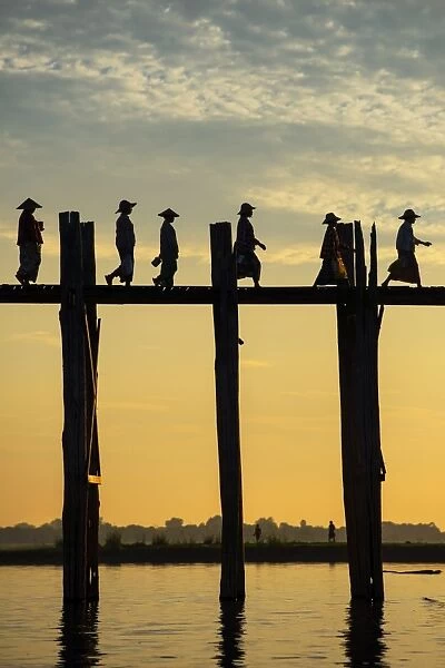 Myanmar life on U Bein bridge