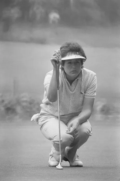 Framed Print : Nancy Lopez Lining up a Putt Framed Print : Nancy Lopez Lining up a Putt