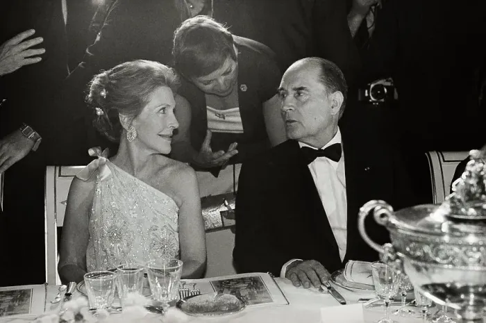 Framed Print : Nancy Reagan and French President at Dinner Table Framed Print : Nancy Reagan and French President at Dinner Table