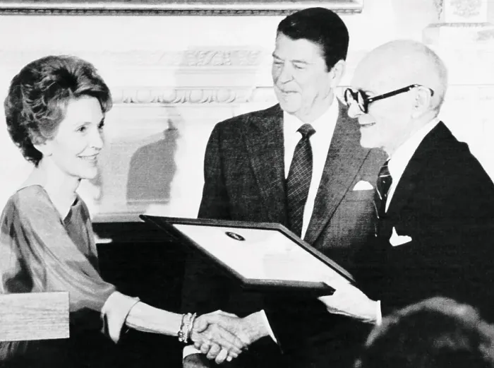 Framed Print : Nancy Reagan and Philip Johnson Shaking Hands Framed Print : Nancy Reagan and Philip Johnson Shaking Hands