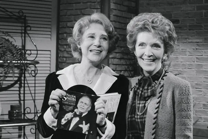 : Nancy Reagan Posing with Arlene Francis : Nancy Reagan Posing with Arlene Francis