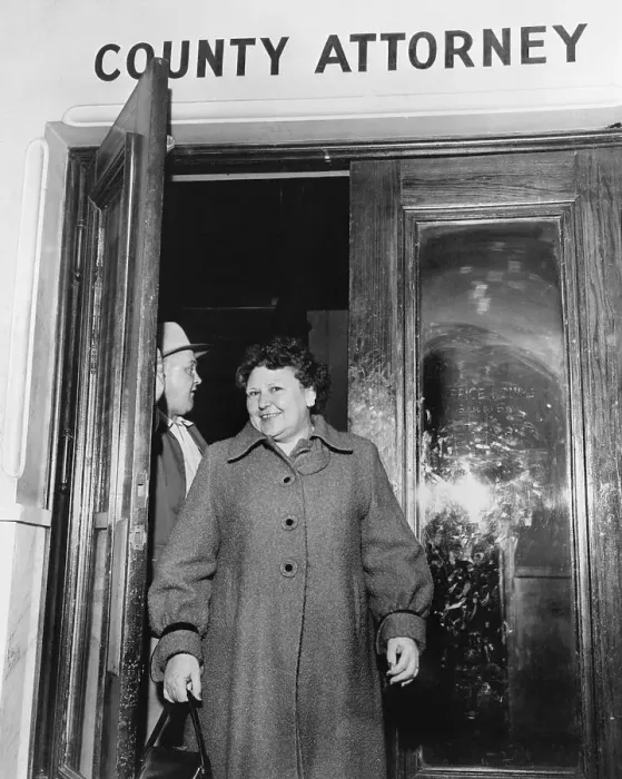 Framed Print : Nannie Doss Leaving a County Attorney's Office Framed Print : Nannie Doss Leaving a County Attorney's Office