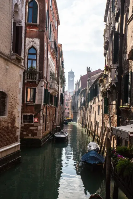 Framed Print : Narrow canal in Venice Framed Print : Narrow canal in Venice