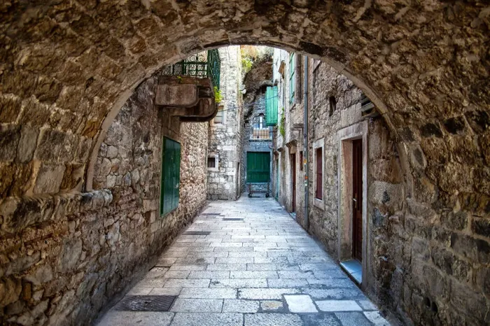Framed Print : Narrow Street Framed Print : Narrow Street