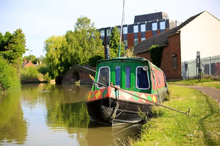 Framed Print : Narrowboat, Grand Union Canal Leighton Buzzard Framed Print : Narrowboat, Grand Union Canal Leighton Buzzard
