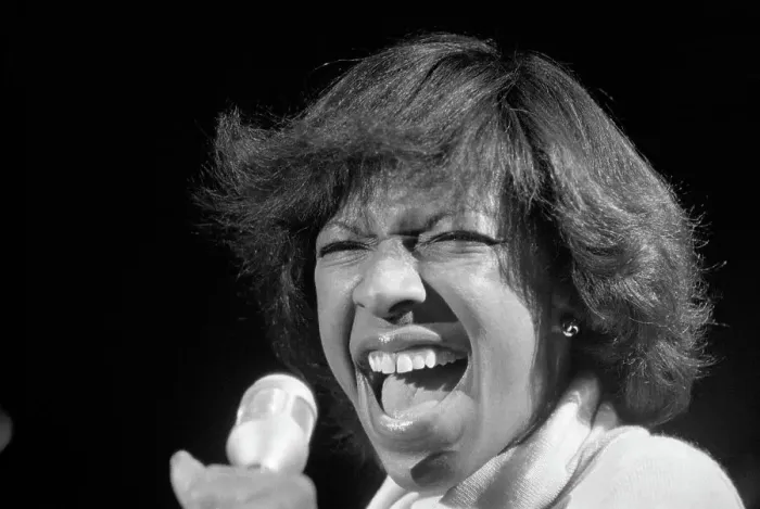 Framed Print : Natalie Cole Singing