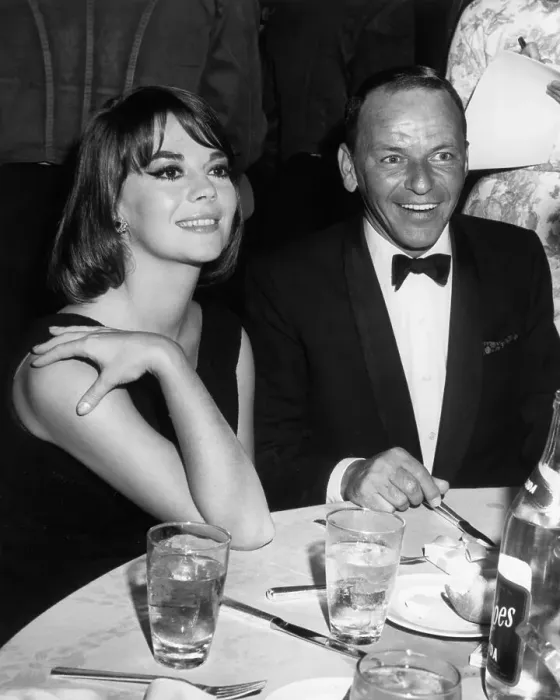 Framed Print : Natalie Wood and Frank Sinatra Dining Framed Print : Natalie Wood and Frank Sinatra Dining